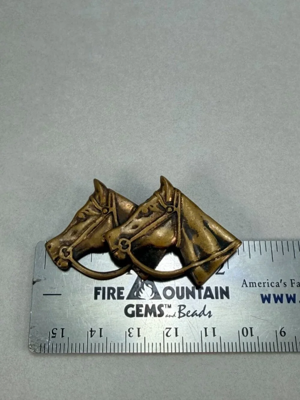 Vintage Horse Heads Brass Western Equestrian Brooch Art Deco Style Pin